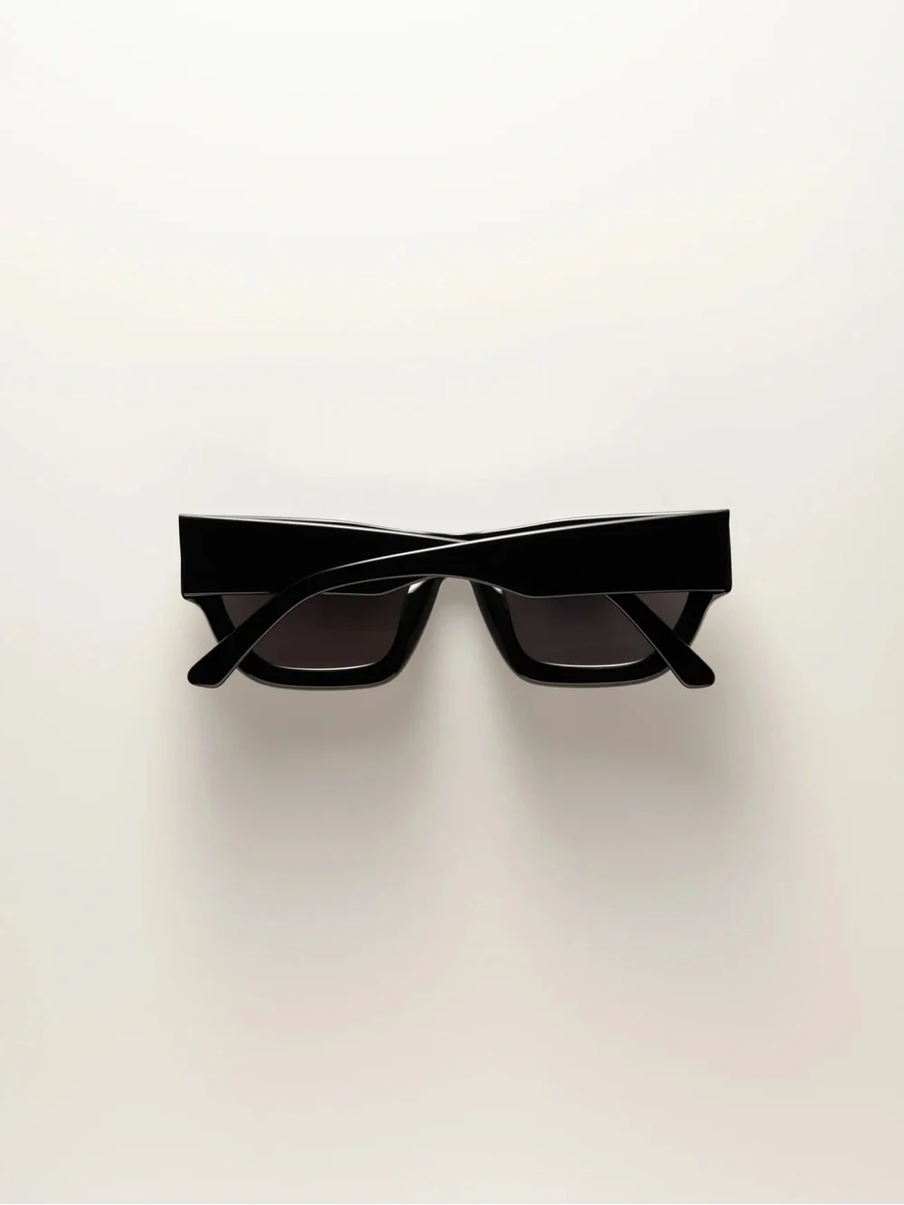 VEHLA Finn Sunglasses - Black/Smoke